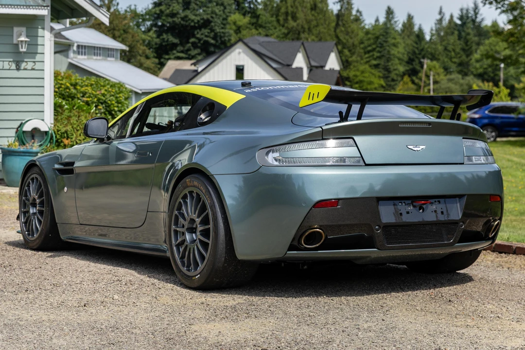 2017 Aston Martin V8 Vantage (2006-2017) - Image 4 of 31