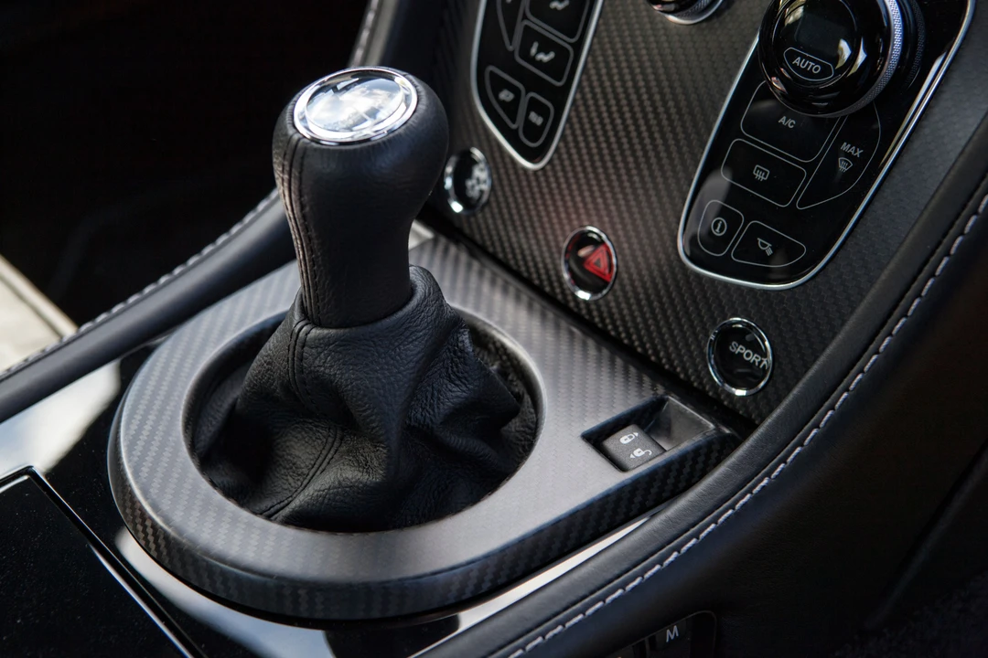 2017 Aston Martin V8 Vantage (2006-2017) - Image 22 of 31