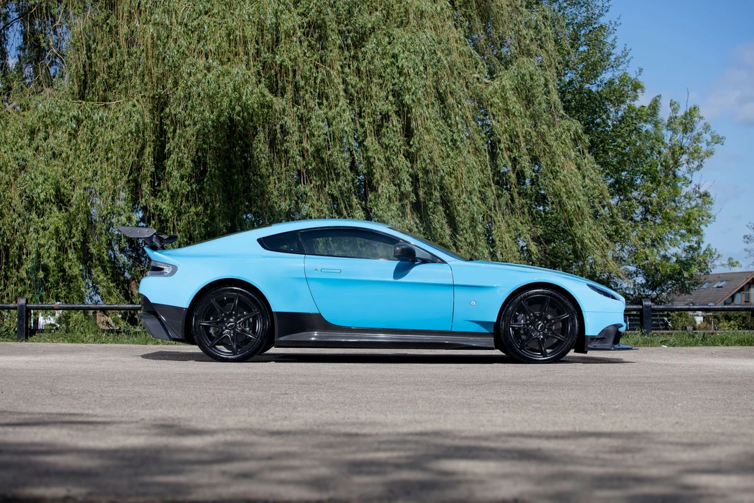 2017 Aston Martin V8 Vantage (2006-2017) - Image 2 of 31