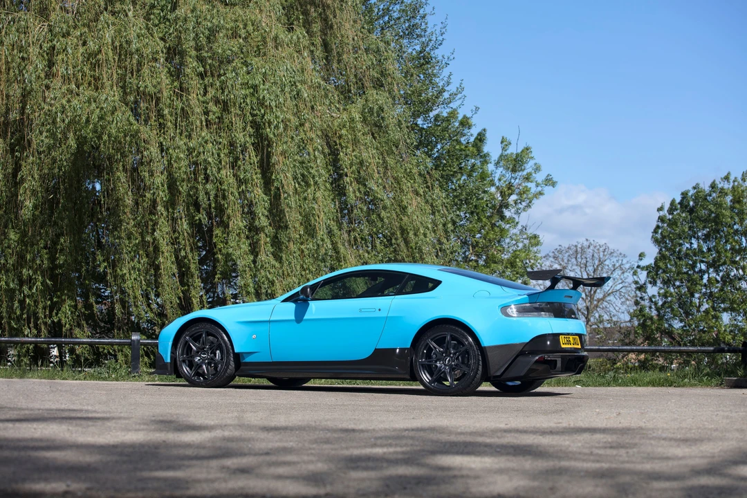 2017 Aston Martin V8 Vantage (2006-2017) - Image 4 of 31