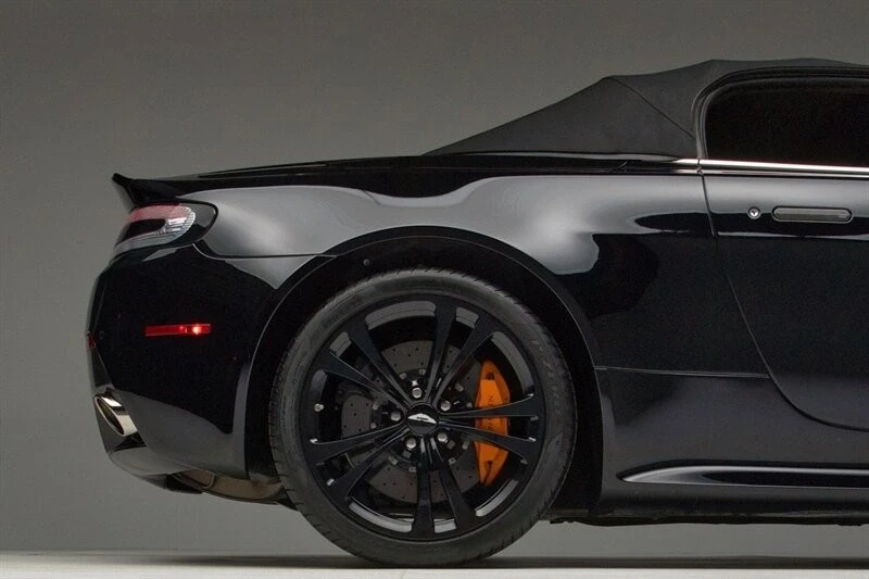2017 Aston Martin V8 Vantage (2006-2017) - Image 16 of 21