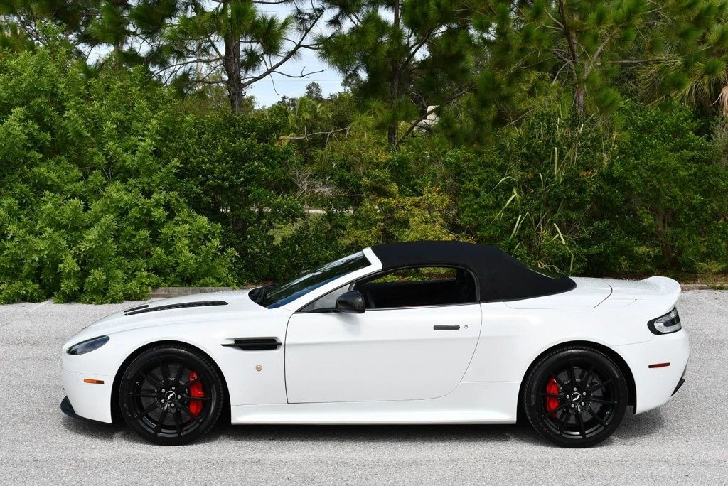 2017 Aston Martin V12 Vantage (2010-2018) - Image 28 of 31