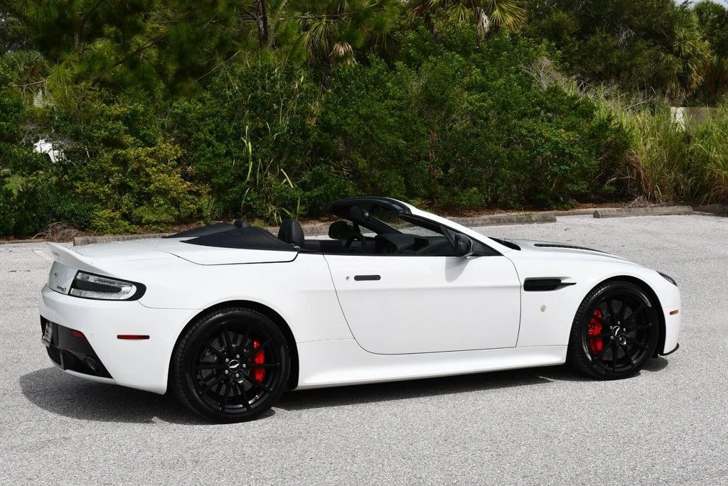 2017 Aston Martin V12 Vantage (2010-2018) - Image 6 of 31
