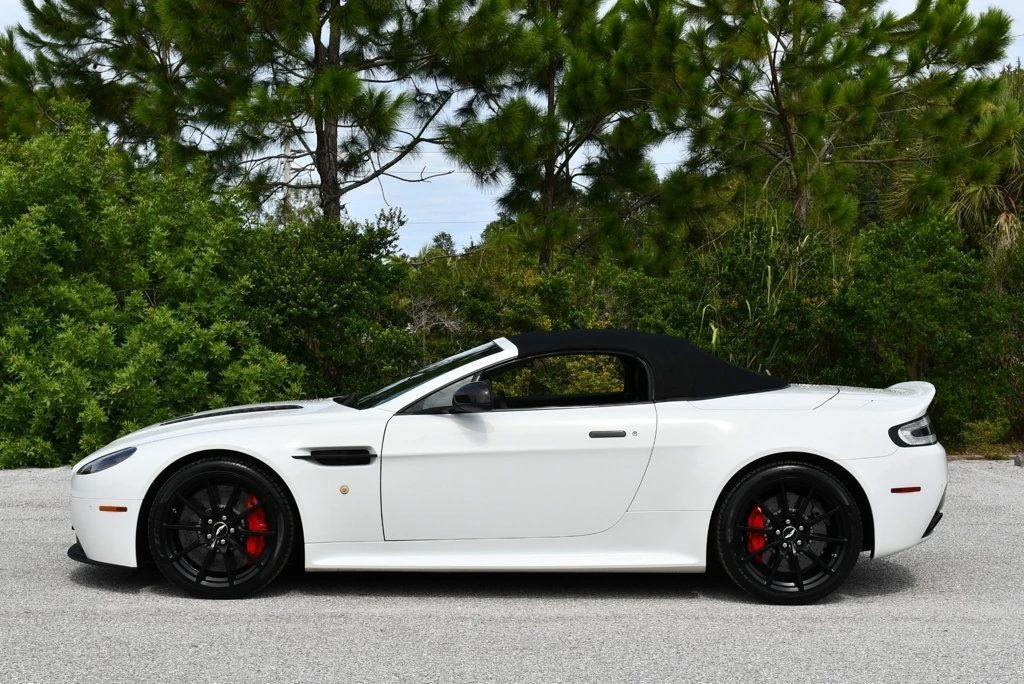 2017 Aston Martin V12 Vantage (2010-2018) - Image 30 of 31