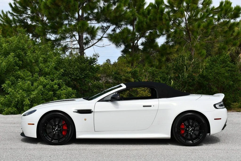 2017 Aston Martin V12 Vantage (2010-2018) - Image 31 of 31