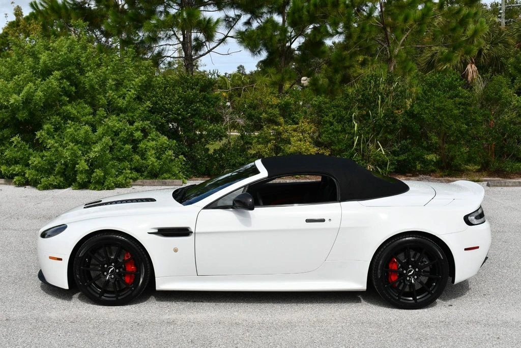 2017 Aston Martin V12 Vantage (2010-2018) - Image 27 of 31
