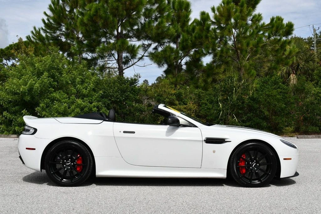 2017 Aston Martin V12 Vantage (2010-2018) - Image 7 of 31