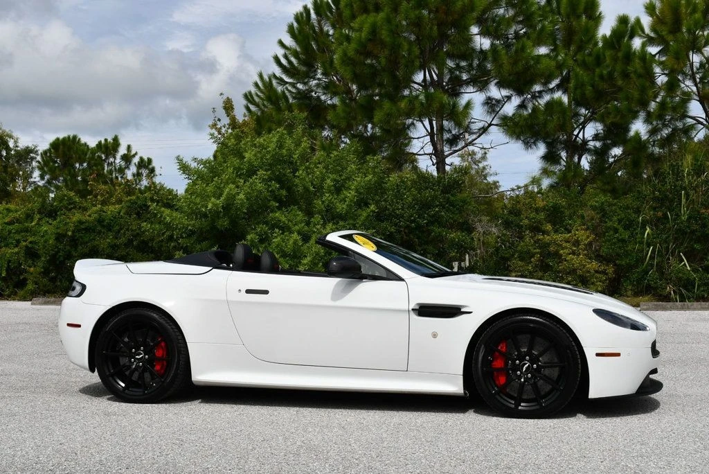 2017 Aston Martin V12 Vantage (2010-2018) - Image 8 of 31
