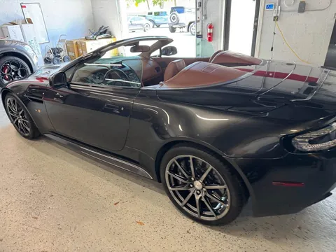 2017 Aston Martin V12 Vantage (2010-2018) - Image 2 of 8