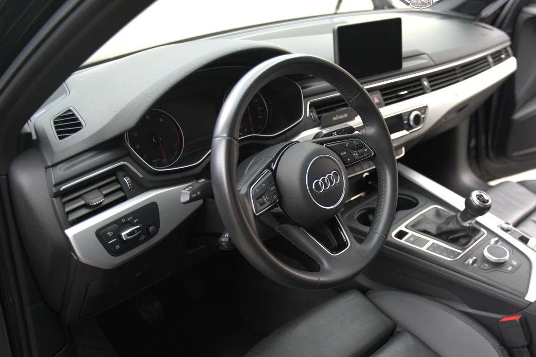 2017 Audi B9 A4 - Image 28 of 31