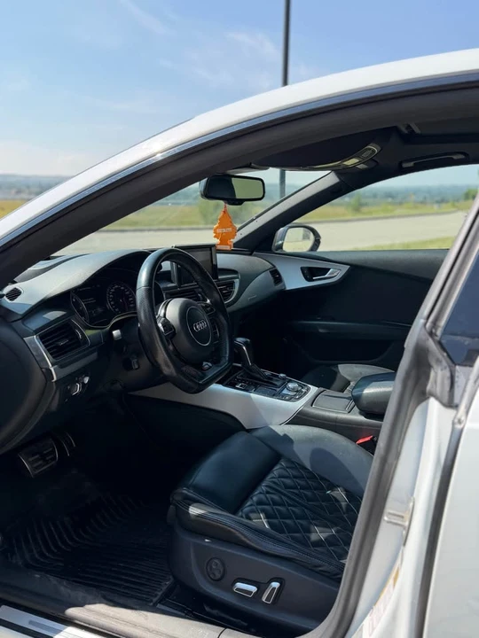2017 Audi C7 A7 - Image 11 of 16