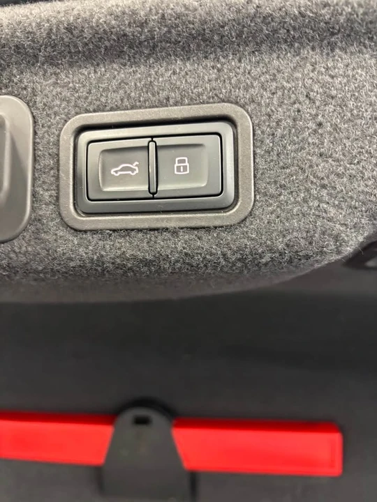 2017 Audi D4 A8 - Image 17 of 18