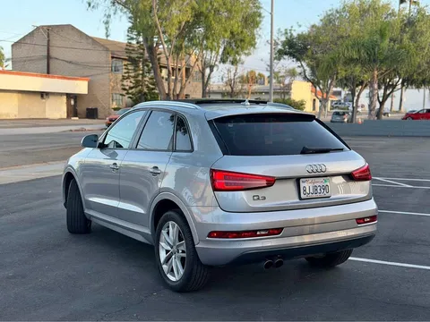 2017 Audi Q3 Premium Sport Utility 4D