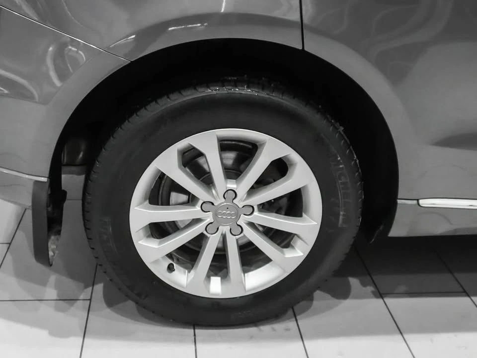 2017 Audi FY Q5 - Image 5 of 18