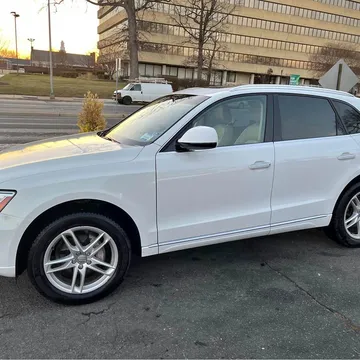2017 Audi Q5 · 2.0T Premium Plus Sport Utility 4D