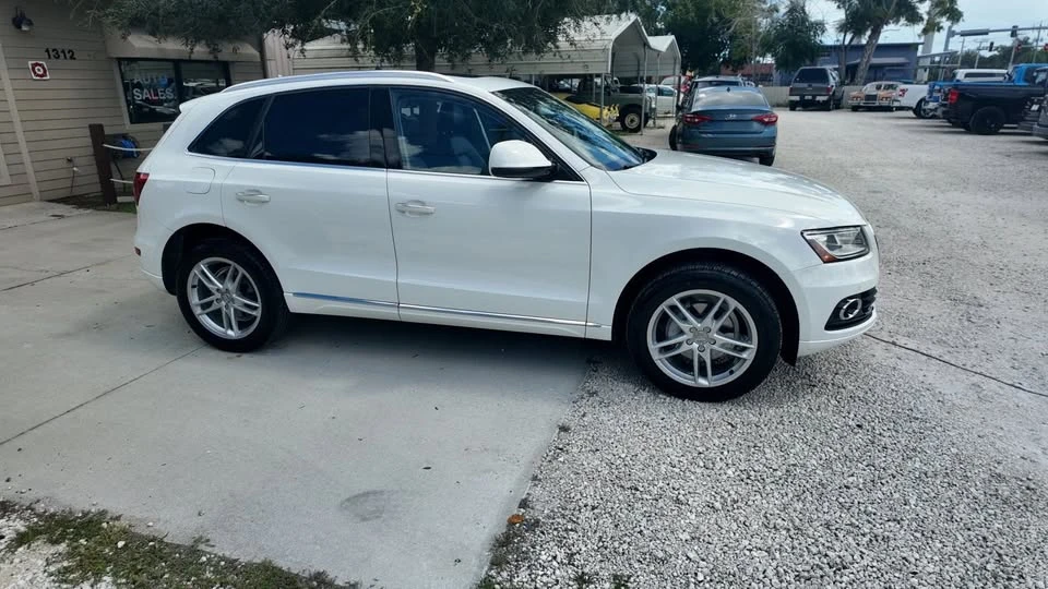 2017 Audi 8R Q5 - Image 2 of 11