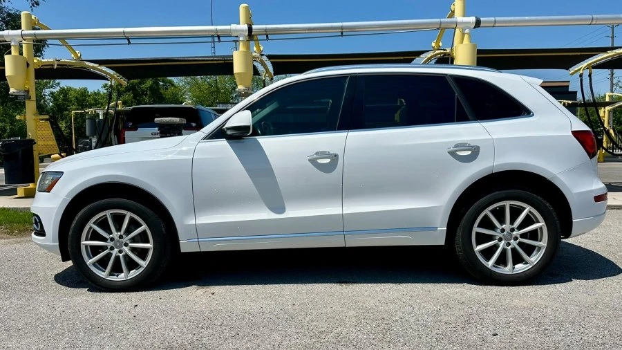 2017 Audi 8R Q5 - Image 2 of 20