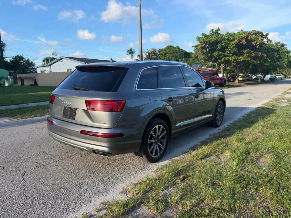 2017 Audi 4M Q7 - Image 4 of 10