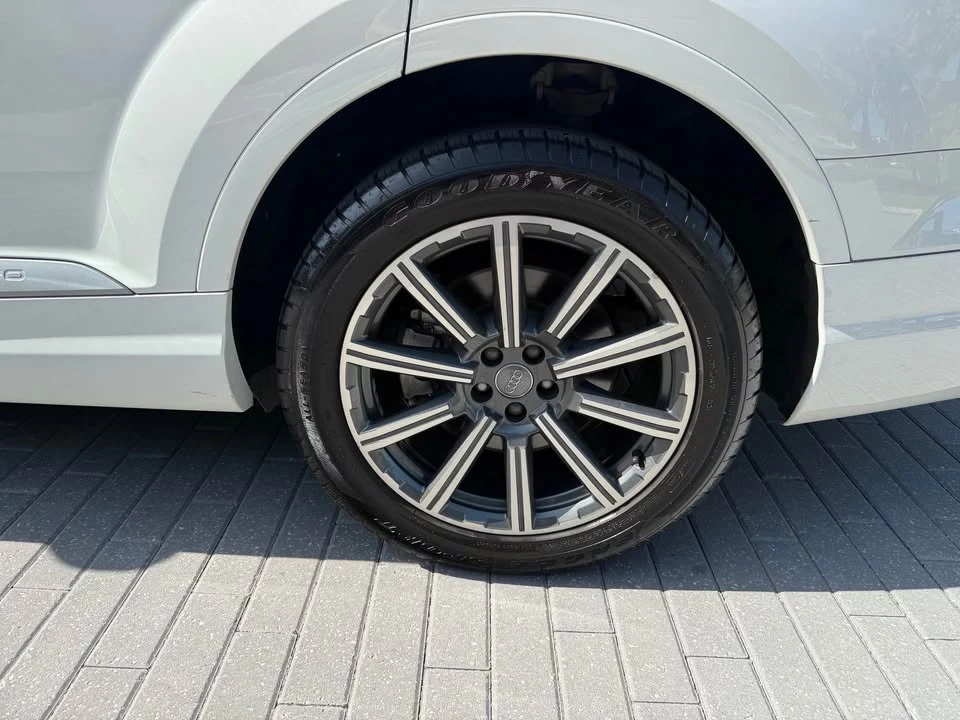 2017 Audi 4M Q7 - Image 10 of 19