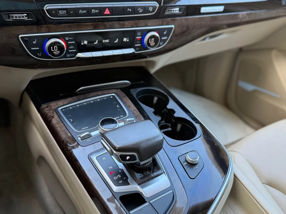 2017 Audi 4M Q7 - Image 8 of 19
