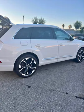 2017 Audi Q7 3.0T Prestige Sport Utility 4D