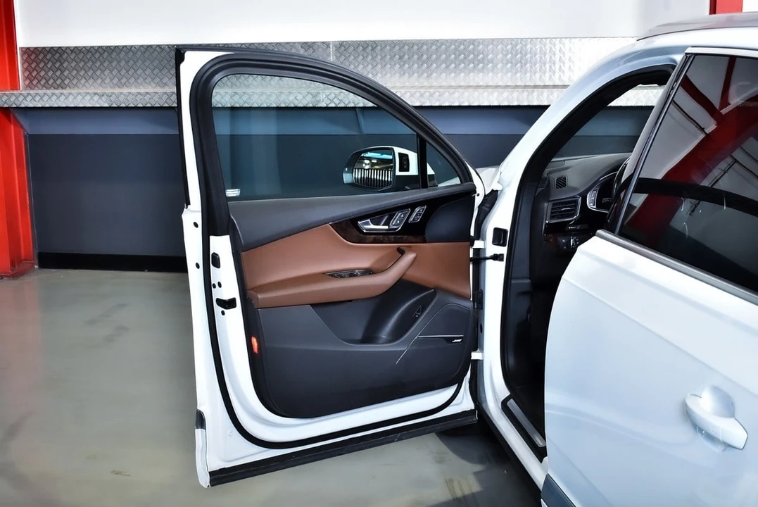 2017 Audi 4M Q7 - Image 28 of 30