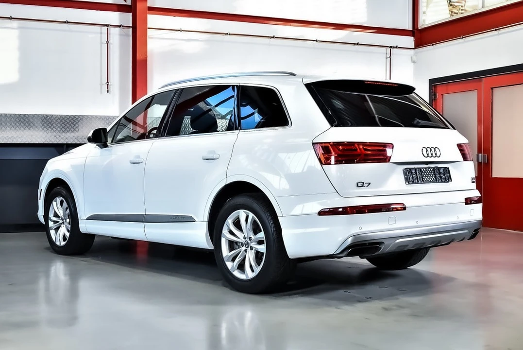 2017 Audi 4M Q7 - Image 23 of 30