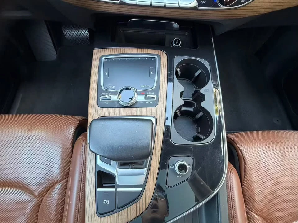 2017 Audi 4M Q7 - Image 10 of 16