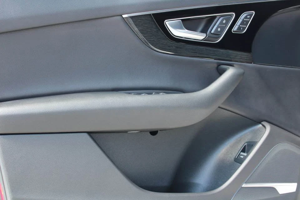 2017 Audi 4M Q7 - Image 8 of 18