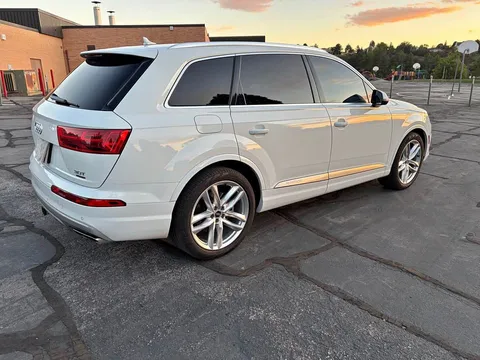 2017 Audi Q7 3.0T Quattro Prestige Sport Utility 4D
