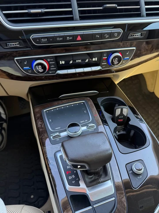2017 Audi 4M Q7 - Image 12 of 16