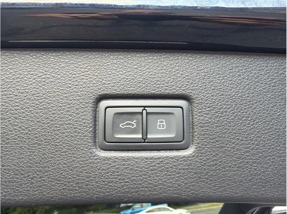 2017 Audi 4M Q7 - Image 8 of 20