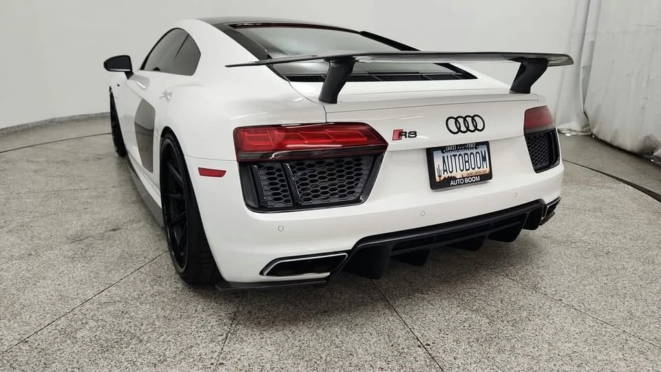 2017 Audi 4S R8 - Image 19 of 20
