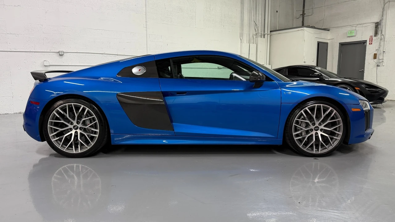 2017 Audi 4S R8 - Image 9 of 31