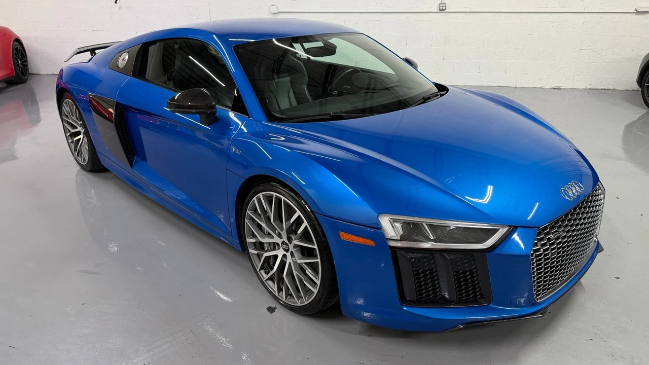 2017 Audi 4S R8 - Image 2 of 31