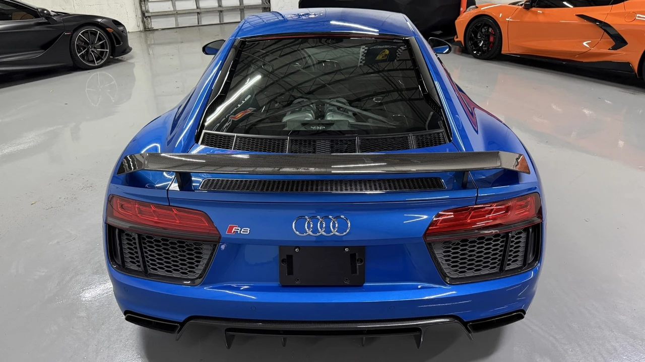 2017 Audi 4S R8 - Image 19 of 31