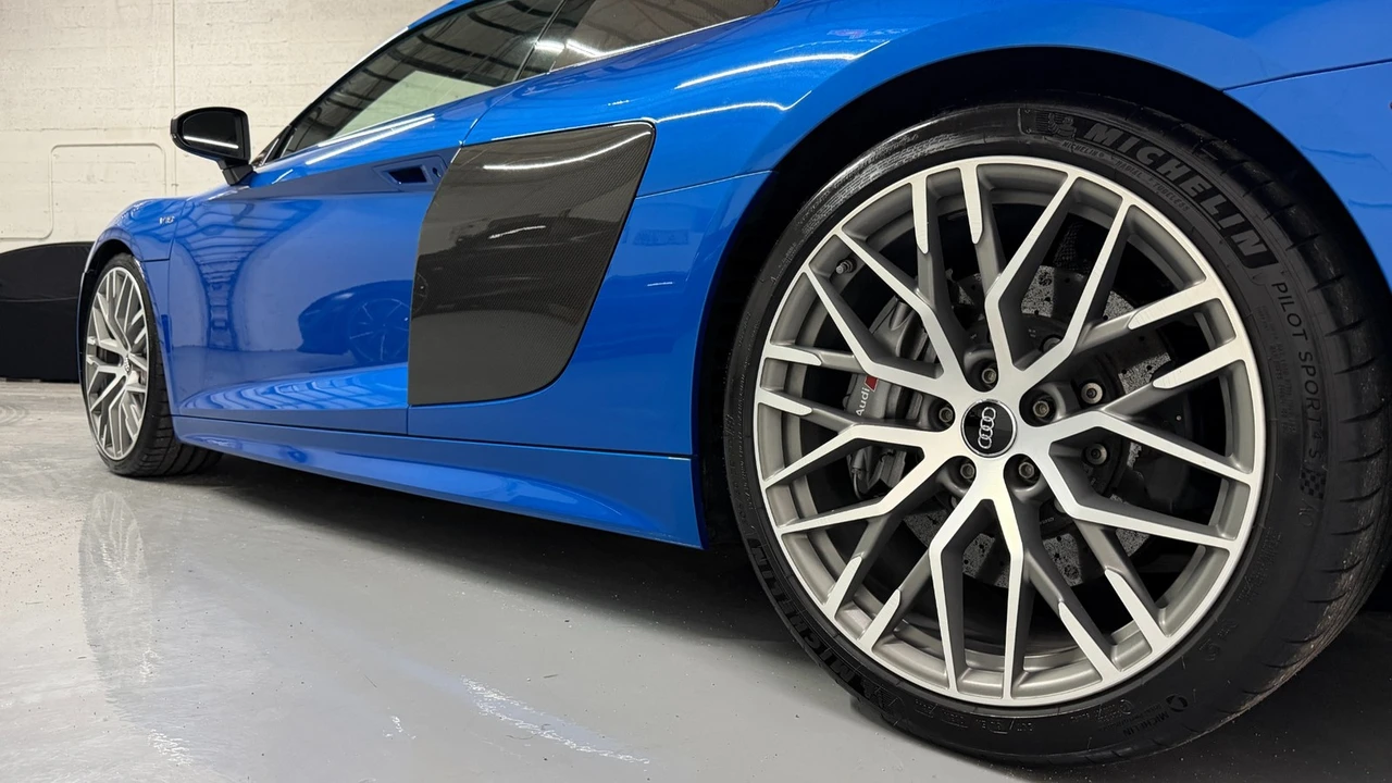2017 Audi 4S R8 - Image 30 of 31