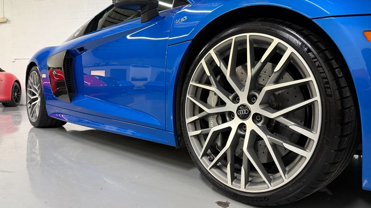 2017 Audi 4S R8 - Image 8 of 31