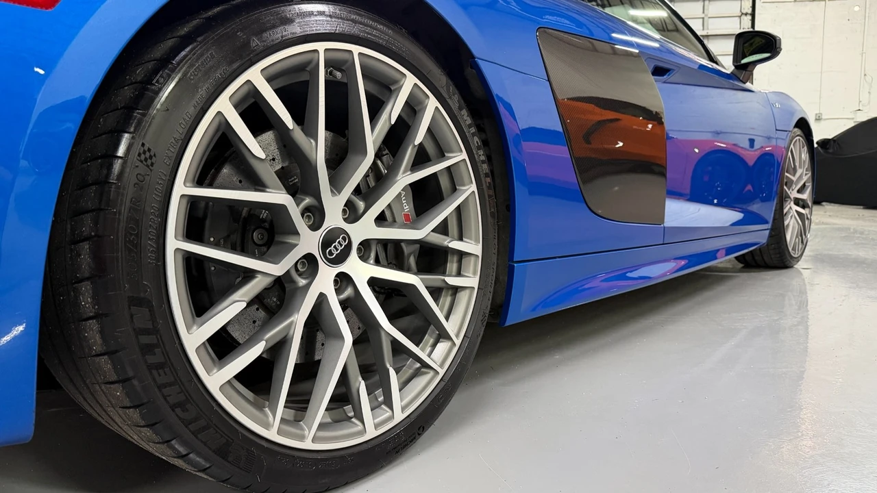 2017 Audi 4S R8 - Image 10 of 31