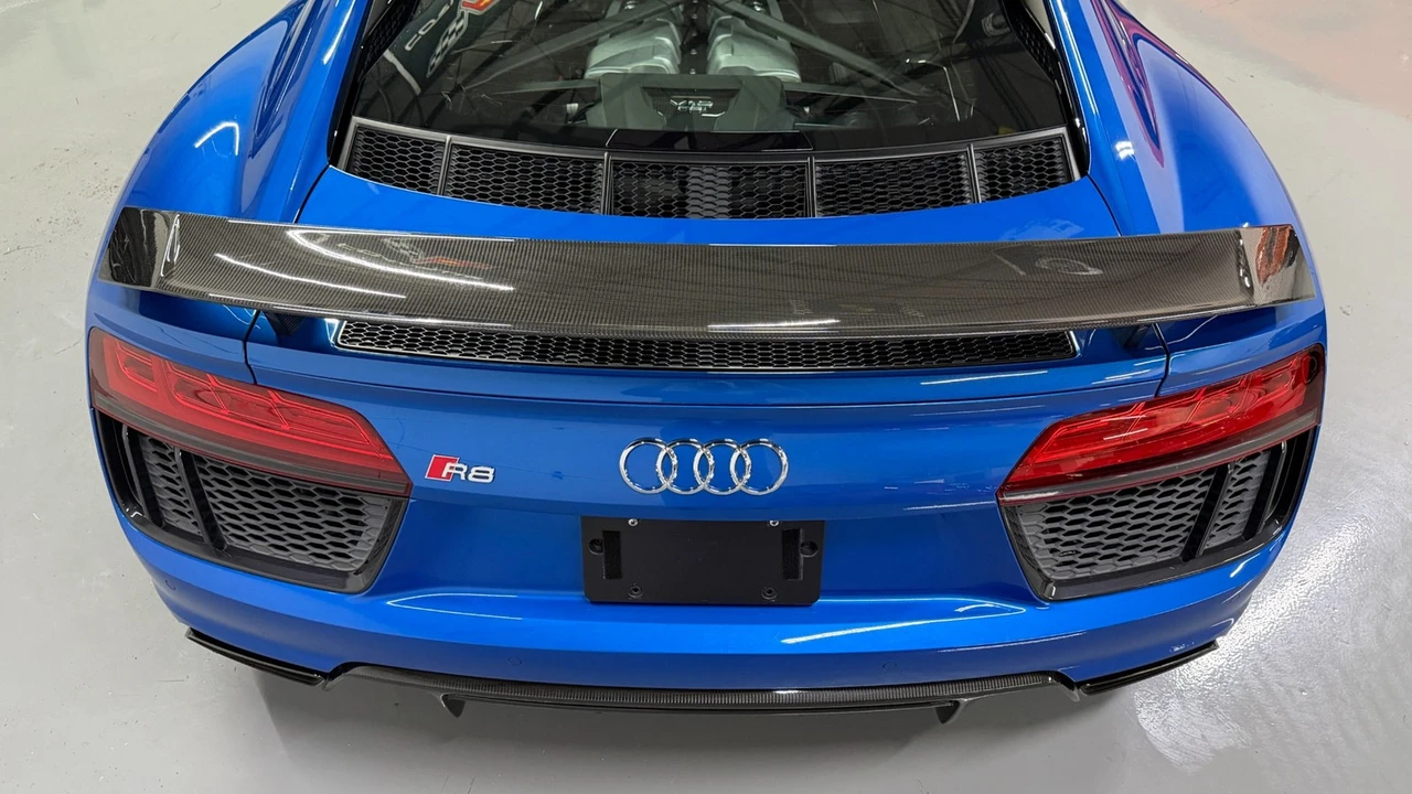 2017 Audi 4S R8 - Image 20 of 31