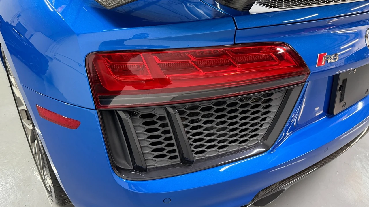 2017 Audi 4S R8 - Image 26 of 31