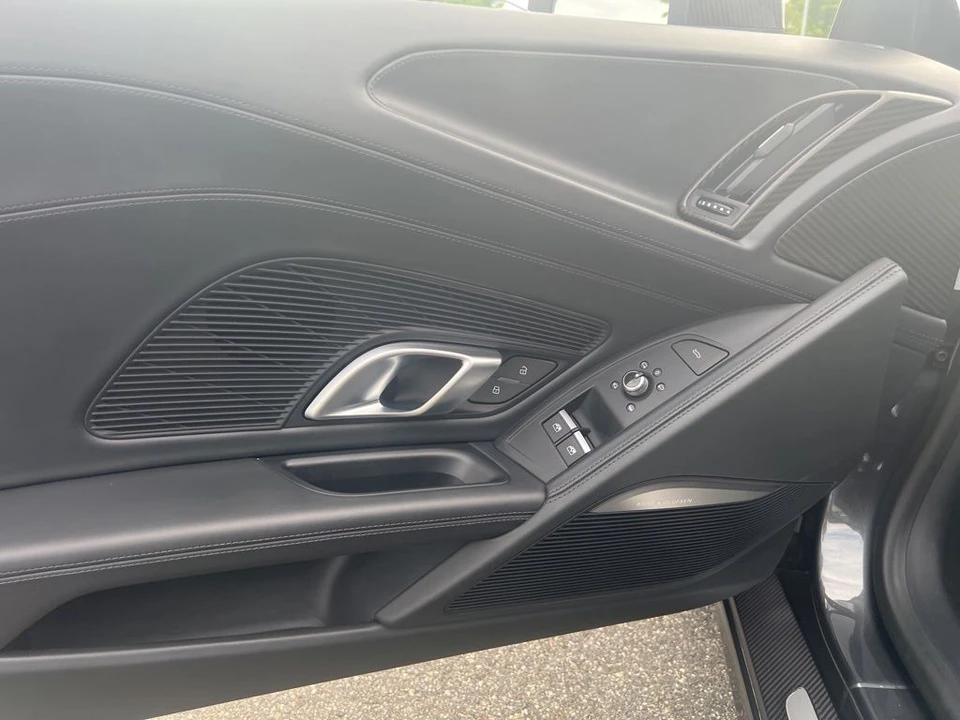 2017 Audi 4S R8 - Image 7 of 20