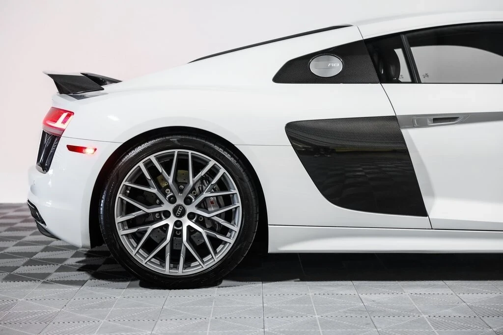 2017 Audi 4S R8 - Image 2 of 21