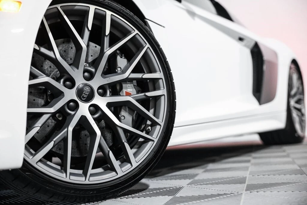 2017 Audi 4S R8 - Image 10 of 21