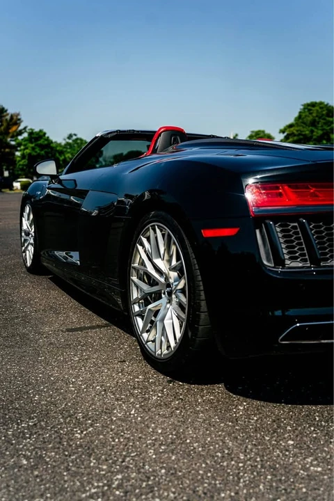 2017 Audi 4S R8 - Image 2 of 7