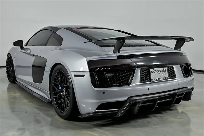 2017 Audi 4S R8 - Image 8 of 31