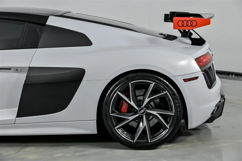 2017 Audi 4S R8 - Image 9 of 12