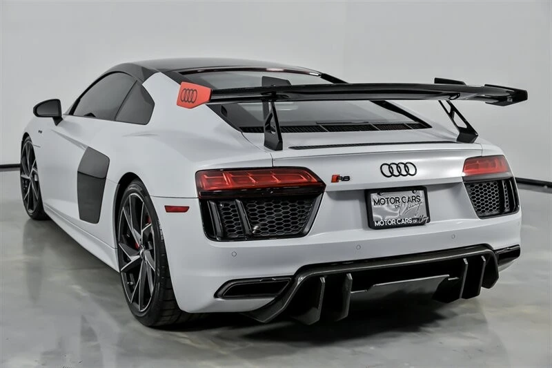 2017 Audi 4S R8 - Image 10 of 12