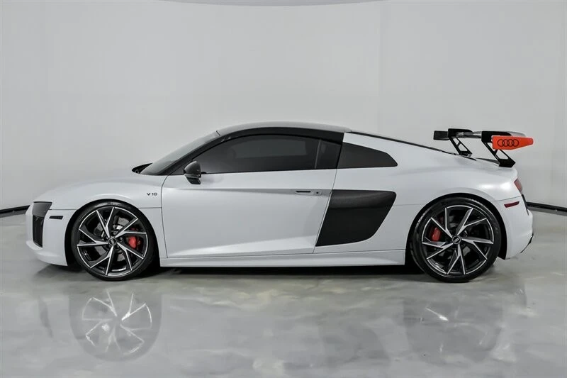 2017 Audi 4S R8 - Image 8 of 12