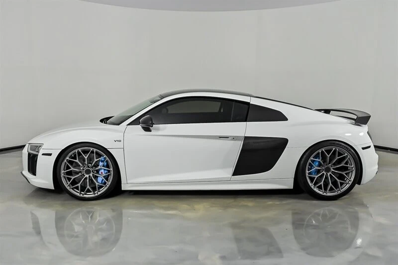 2017 Audi 4S R8 - Image 7 of 31
